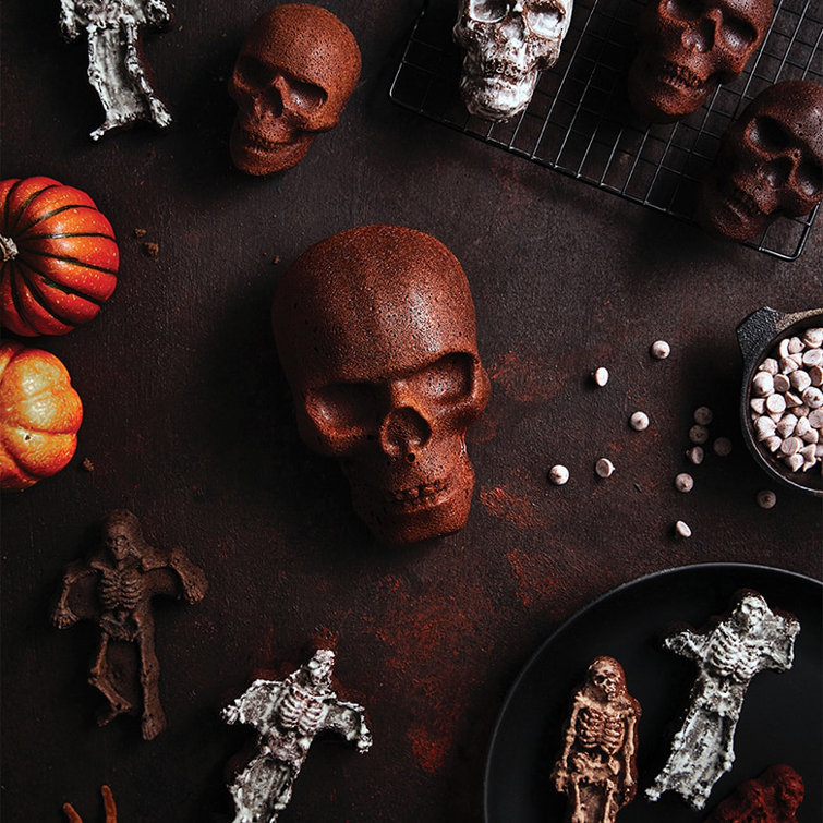 Nordic Ware Non Stick Haunted Skull Cake Pan